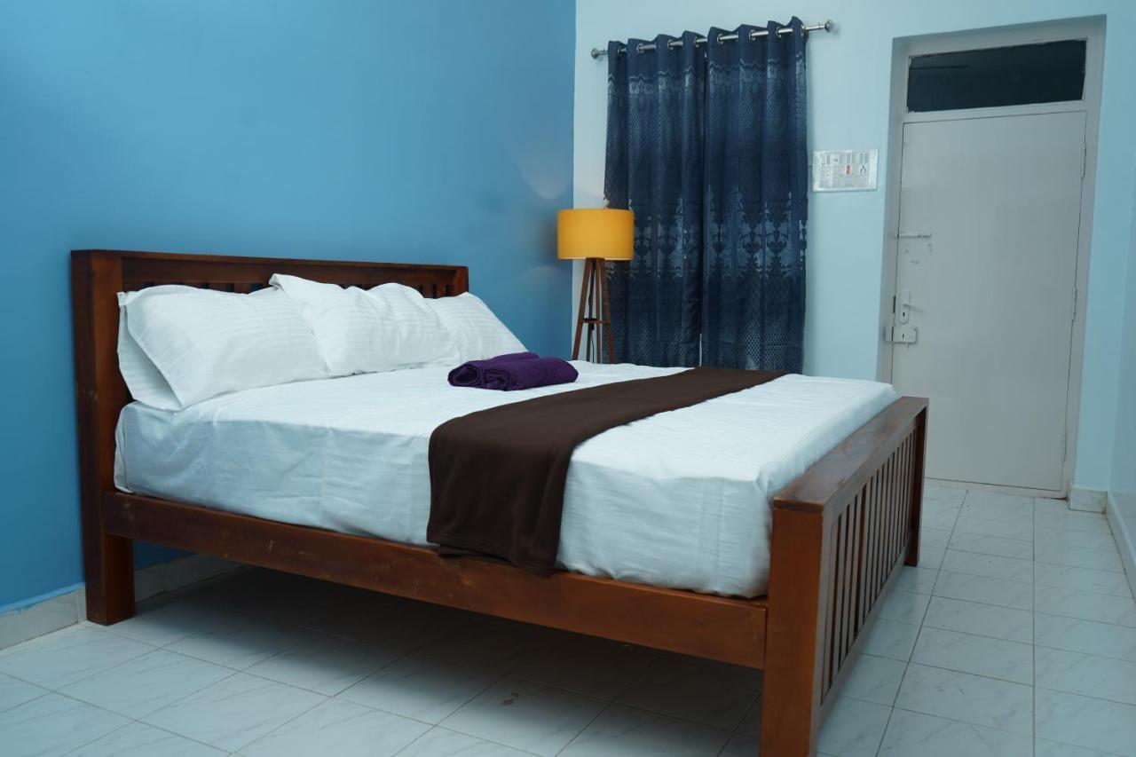 Omkara - The Fives Guest House Tiruvannāmalai エクステリア 写真