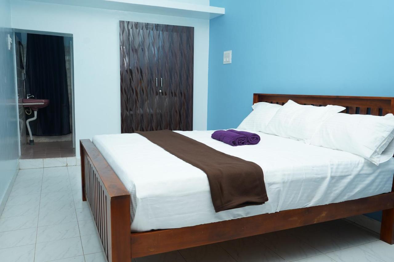 Omkara - The Fives Guest House Tiruvannāmalai エクステリア 写真