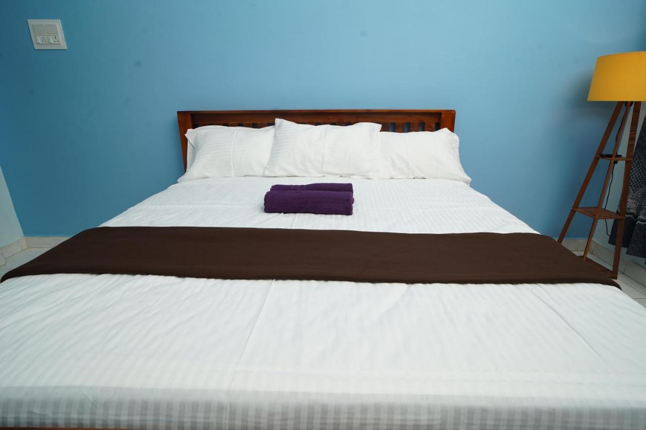 Omkara - The Fives Guest House Tiruvannāmalai エクステリア 写真