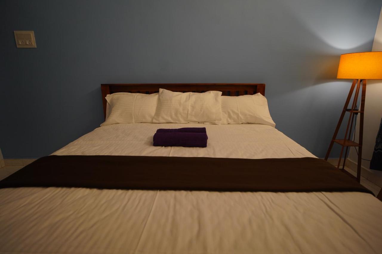 Omkara - The Fives Guest House Tiruvannāmalai エクステリア 写真