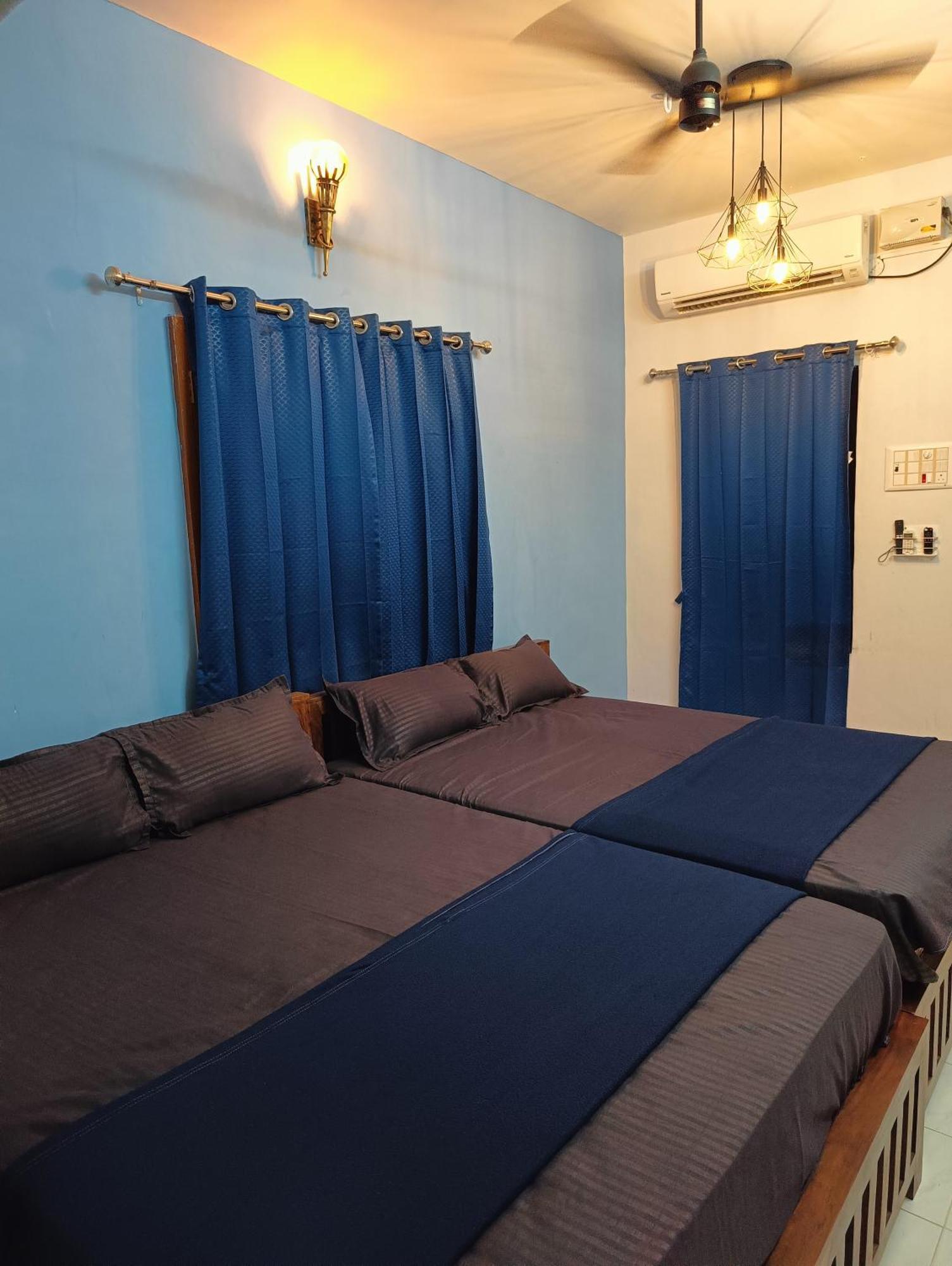 Omkara - The Fives Guest House Tiruvannāmalai エクステリア 写真