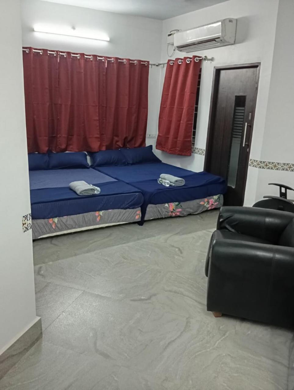Omkara - The Fives Guest House Tiruvannāmalai エクステリア 写真