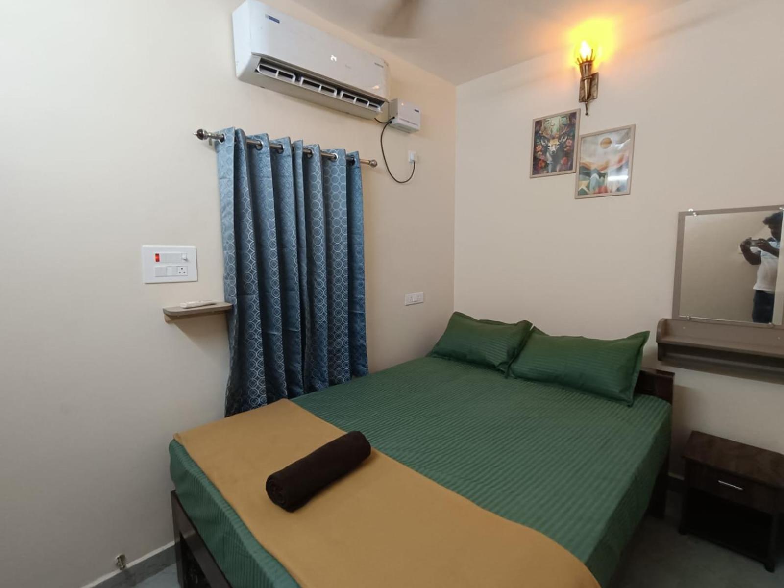 Omkara - The Fives Guest House Tiruvannāmalai エクステリア 写真